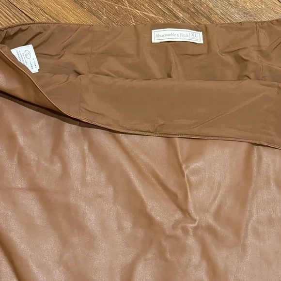Size XL Abercrombie & Fitch faux leather tan/ brown mini skirt - Picture 5 of 8
